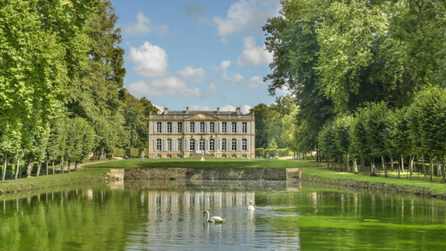 Château De Canon Miroir D'eau