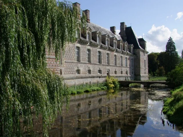 Chateau Le Kinnor A Fervaques Pres De Lisieux Douves