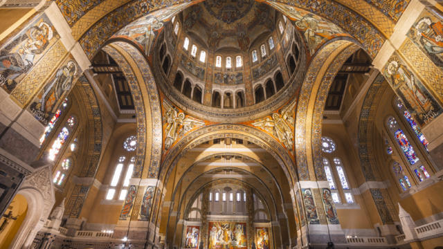 Basilique Sainte-Thérèse de Lisieux