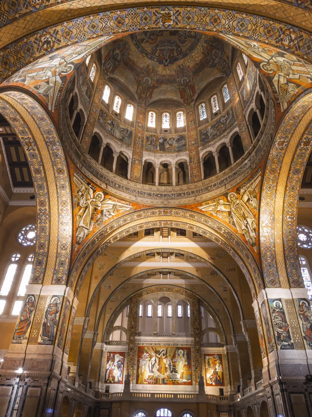 Basilique Sainte-Thérèse de Lisieux