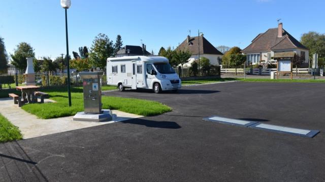 Aire Camping Cars Saint Cyr Du Ronceray