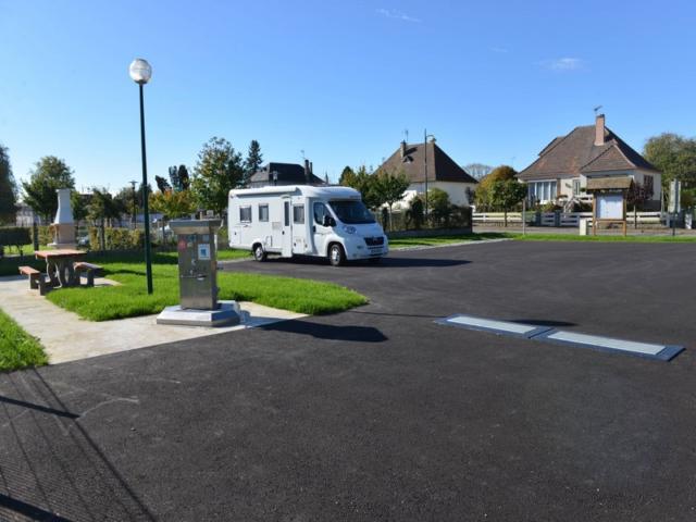 Aire Camping Cars Saint Cyr Du Ronceray