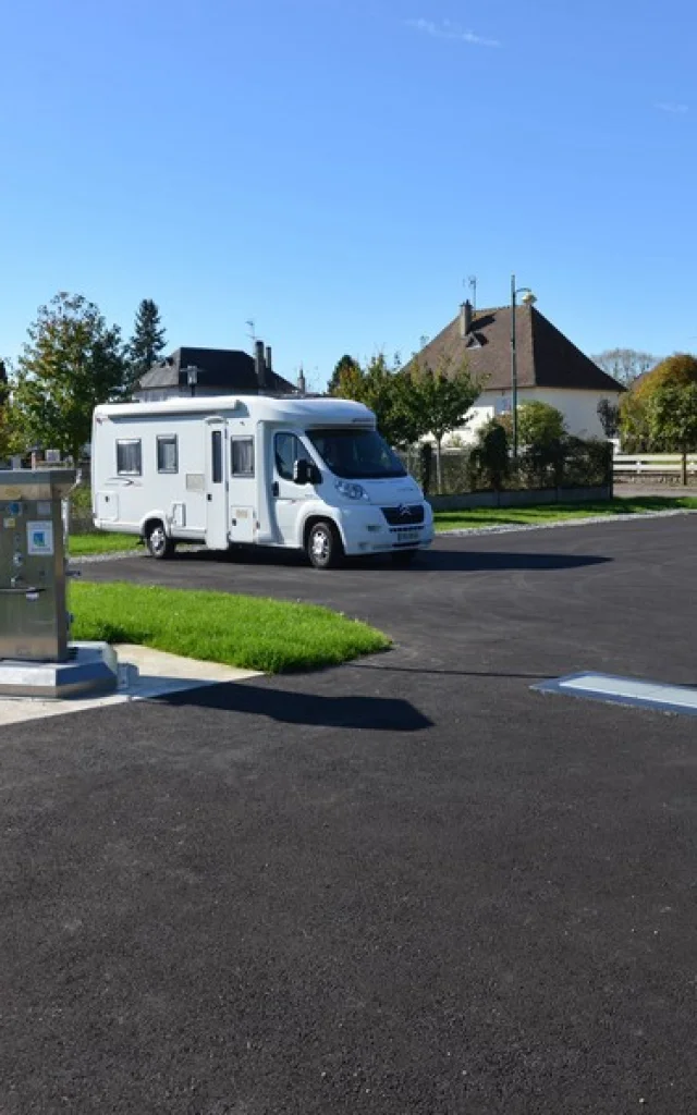 Aire Camping Cars Saint Cyr Du Ronceray