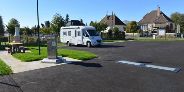 Aire Camping Cars Saint Cyr Du Ronceray