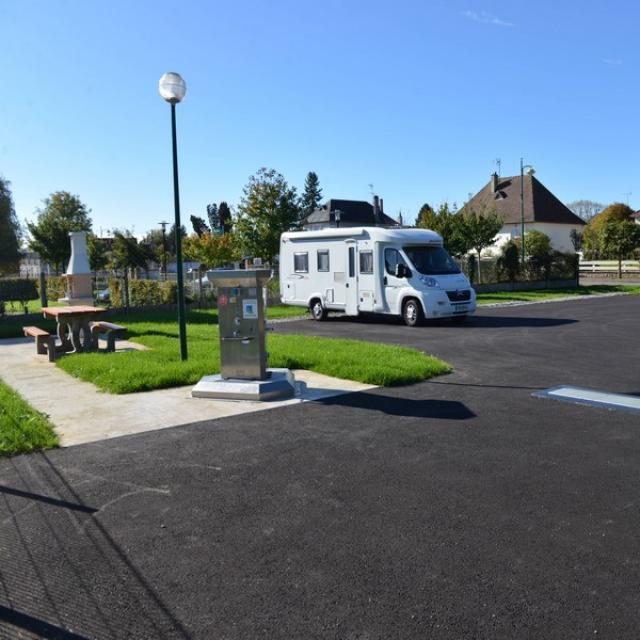 Aire Camping Cars Saint Cyr Du Ronceray