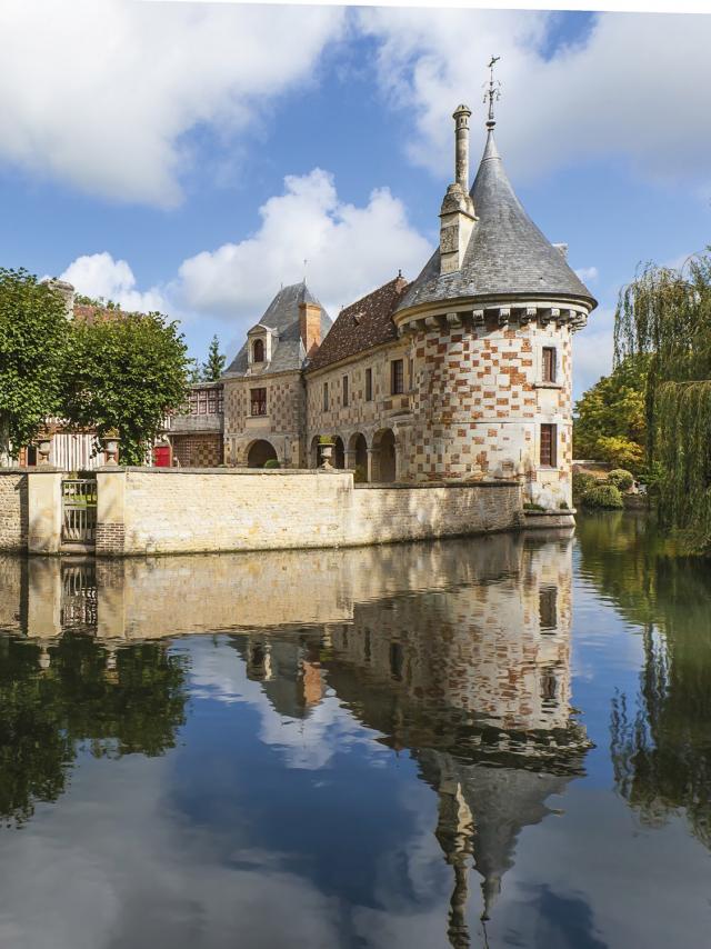 Chateau Saint Germain De Livet Shutterstock 401037394 L