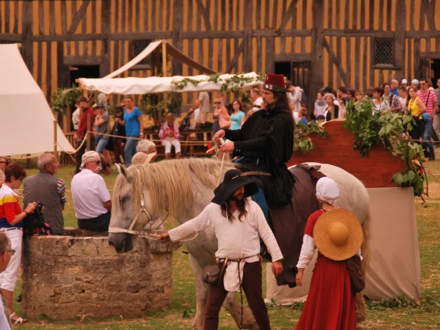 Les Médiévales Au Château De Crèvecoeur