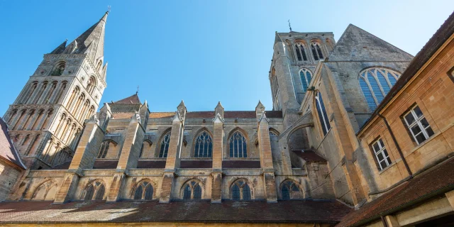 Saint Pierre Sur Dives, Une Abbaye Millénaire