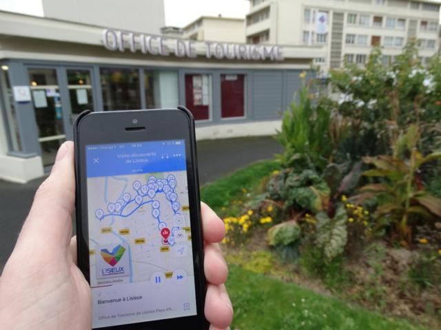 Visite De Lisieux Avec Smartphone