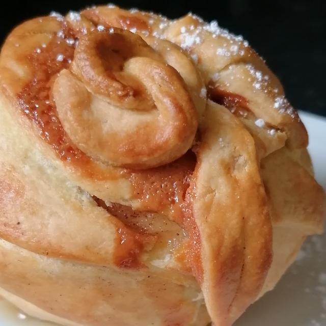 Douillon Aux Pommes Lisieux Normandie Prêt à Déguster