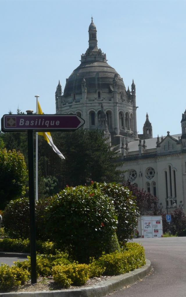 Basilique Sainte Thérèse Lisieux