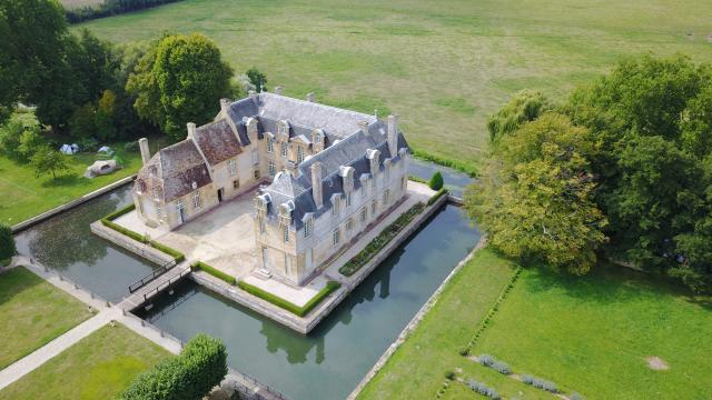 Chateau De Carel Saint Pierre Sur Dives (1)