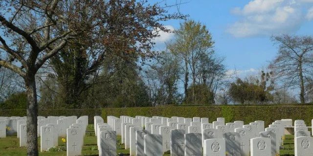 Cimetiere Militaire Britannique Saint Desir 3