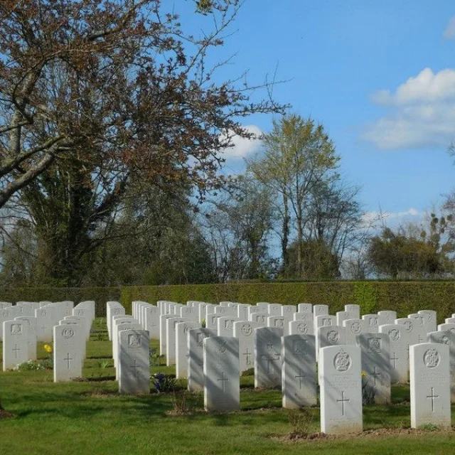 Cimetiere Militaire Britannique Saint Desir 3