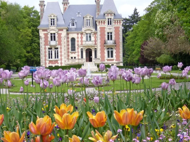 Parc Du Manoir De L Ile A Livarot Pres De Lisieux Tulipes