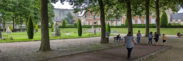 Terrain Petanque Jardin Public Lisieux