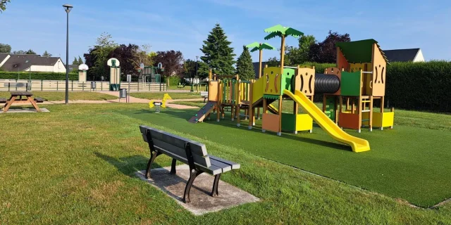 Aire De Jeux Pour Enfants De La Vespiere Friardel