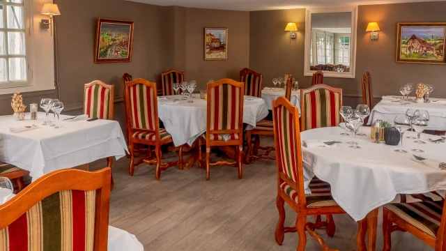 Restaurant Auberge Cheval Blanc Crevecoeur En Auge