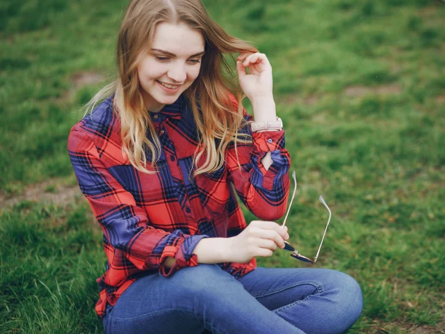 Adolescente dans un parc